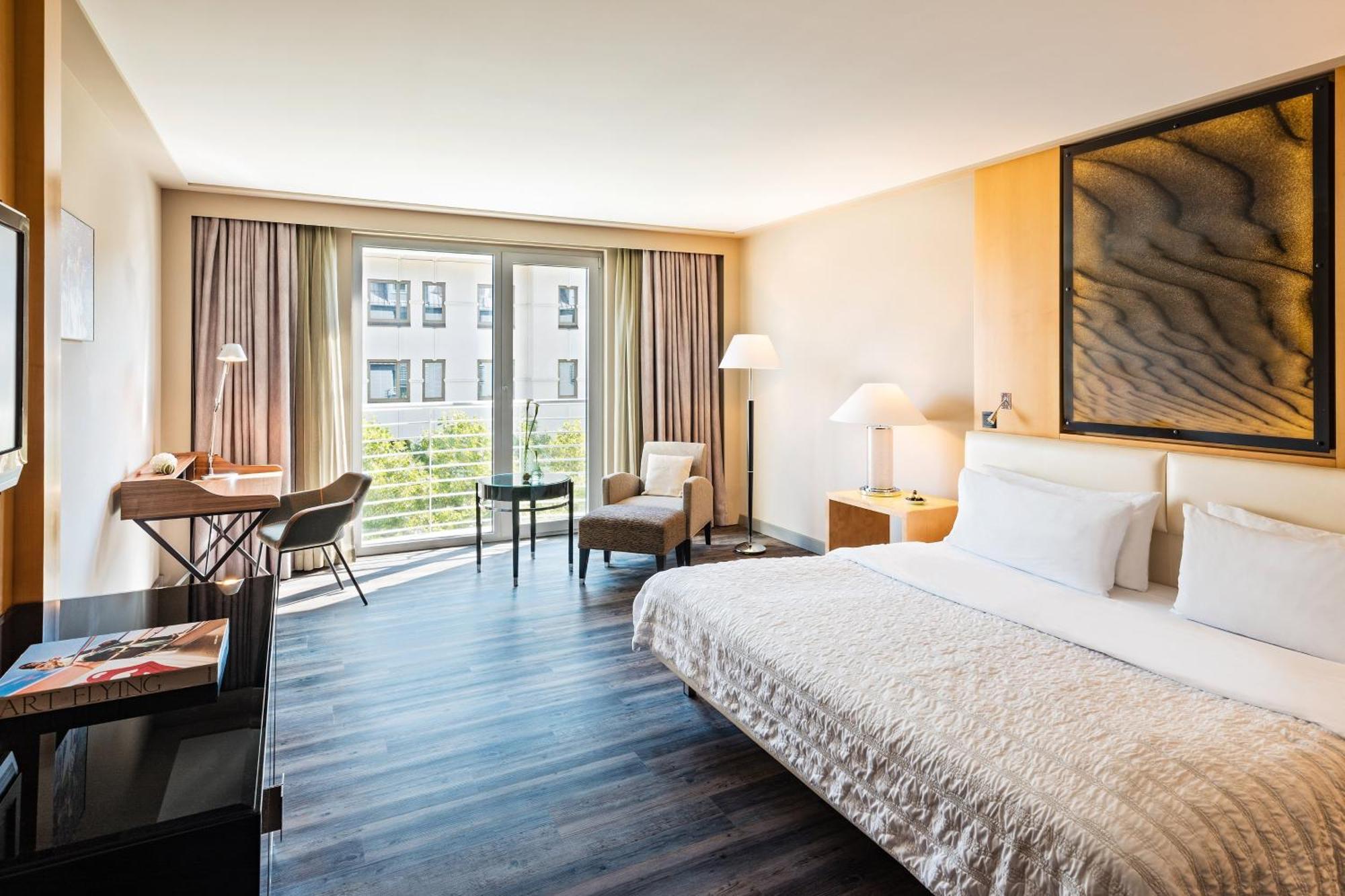 Le Meridien München Eksteriør billede Deluxe room