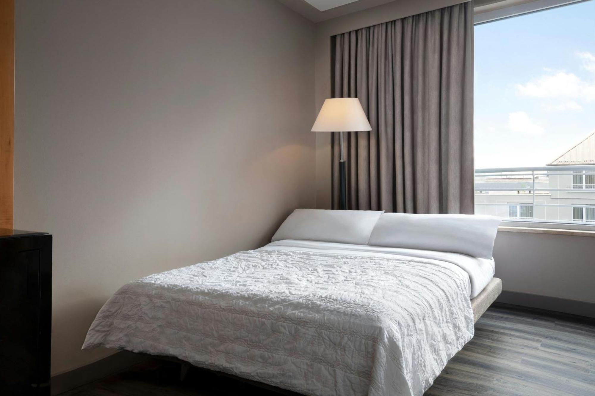 Le Meridien München Eksteriør billede A bedroom