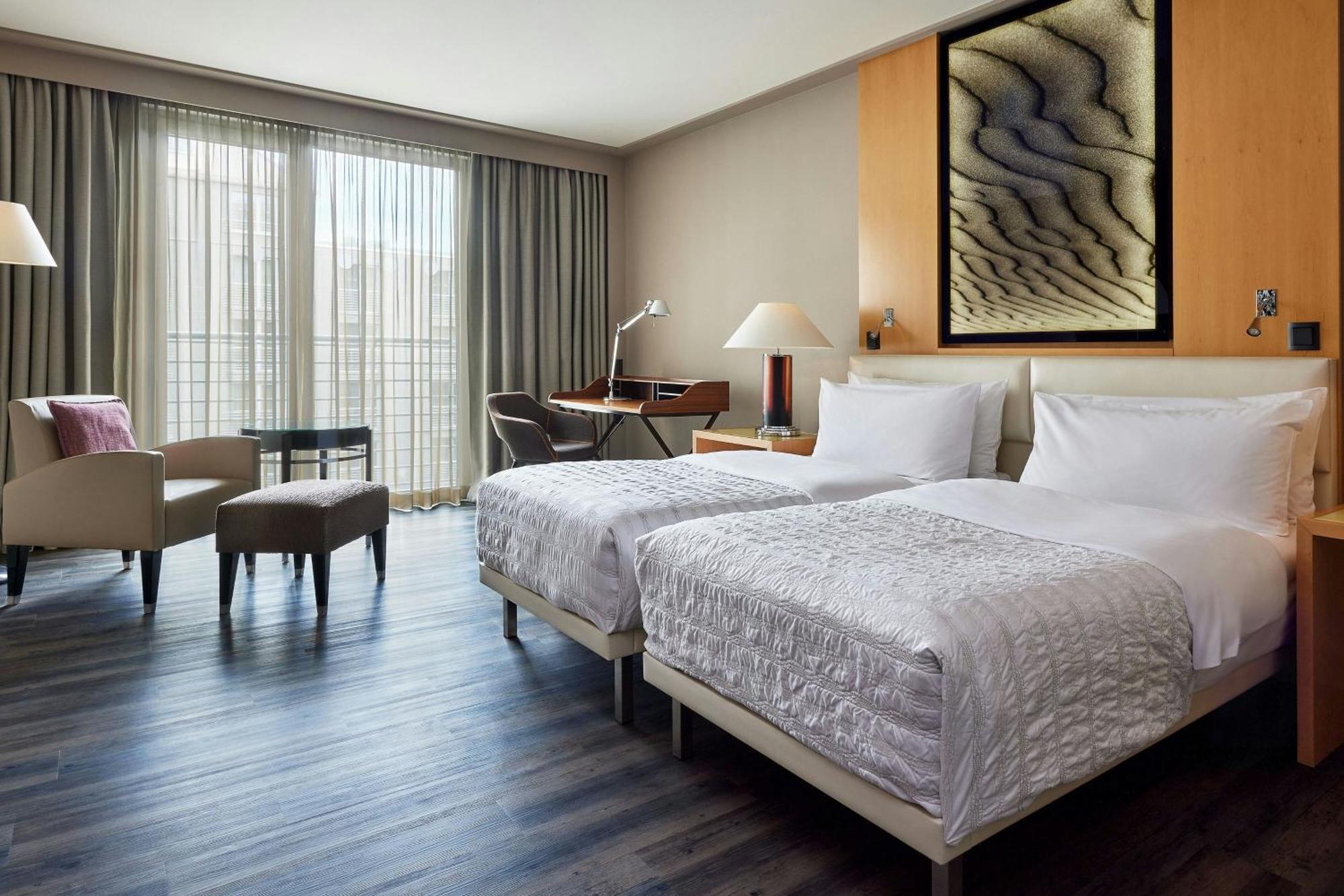 Le Meridien München Eksteriør billede Deluxe Room