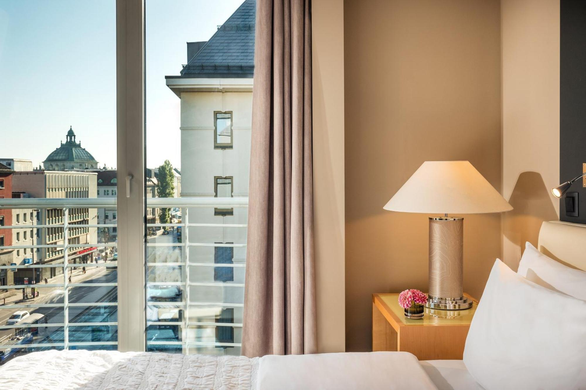 Le Meridien München Eksteriør billede A room at the hotel